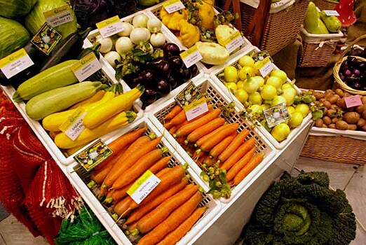 Южноуральцы просят объяснить, почему наши морковь и свекла стали намного дороже бананов