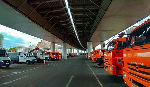 Около трех тысяч новых стоянок для спецтехники появилось в Москве
