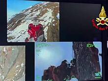 Спасение застрявшей в горах туристки с помощью вертолета попало на видео