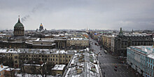 Непогода против памятников: как петербургские шедевры моются, мерзнут и даже потеют