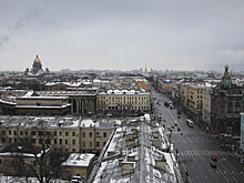 Непогода против памятников: как петербургские шедевры моются, мерзнут и даже потеют