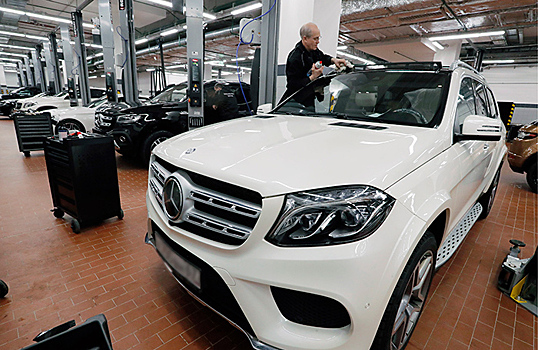 Mercedes-Benz и BMW отключили ПО для российских дилерских центров