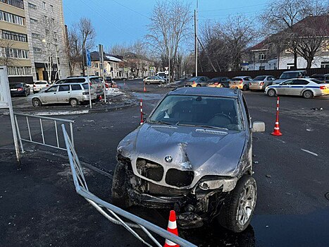 Пьяный житель Тюмени протаранил девять автомобилей на BMW