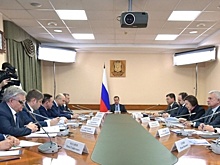 Под грифом «секретно». Медведев провел в Ханты-Мансийске закрытое совещание по НДД