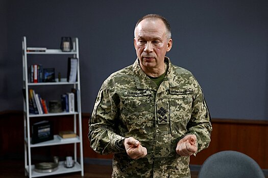 Украинские солдаты потеряли село в ДНР, пока Сырский вез им награды за его захват