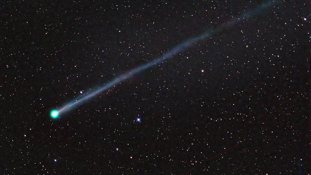 Зеленая комета, которую хотели наблюдать невооруженным глазом, похоже, распалась