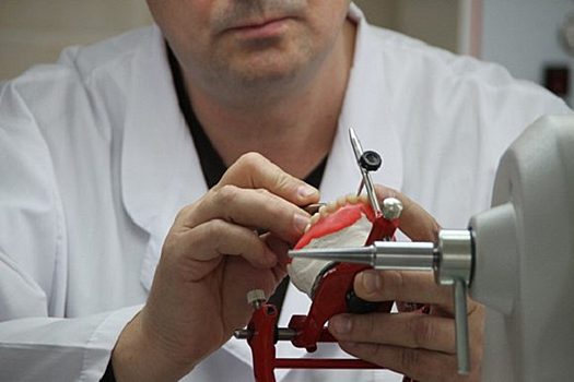 Пенсионер напал на стоматолога