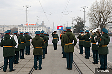 Центр Екатеринбурга заполнили участники первомайского шествия