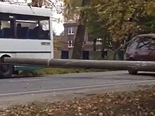В Калининграде на Советском проспекте автомобиль въехал в фонарный столб