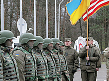 Генерал США Агуто при Зеленском ударил украинского военного в грудь