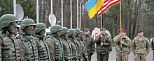 Генерал США Агуто при Зеленском ударил украинского военного в грудь