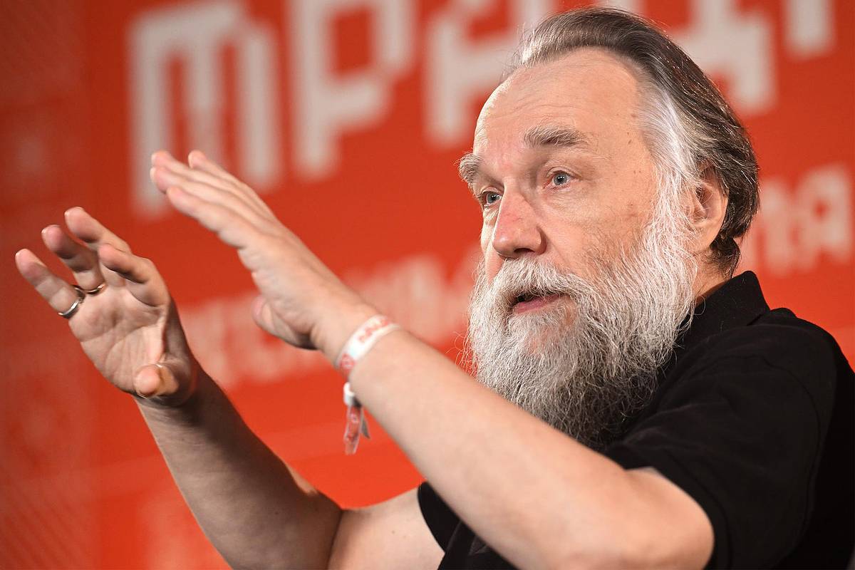 Alexander Dugin Urges Censorship of Films Without Families