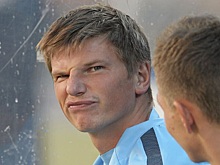 «Его зарплата — огромна». Аршавин судится с бывшими женами ради уменьшения алиментов