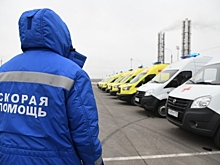 На юге Волгограда в ДТП перевернулась машина скорой помощи