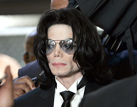 Против Майкла Джексона выдвинули еще одно обвинение в насилии!