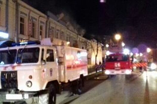 В Нижнем Новгороде тушат крупный пожар в административном здании
