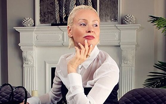 53-летняя Эппле похвасталась результатом пластики