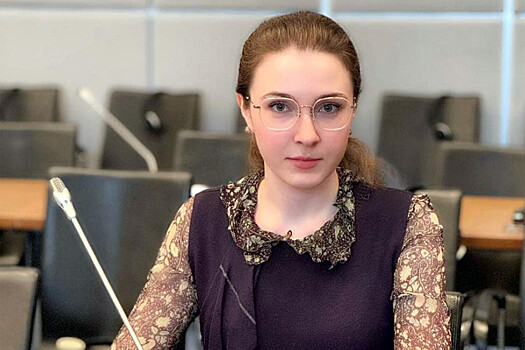 Дипломат Жданова: жителей Европы готовят к вооруженному конфликту с РФ