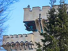 В Госдуме удивились наличию света в замке Пугачевой