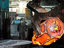 Заказов все меньше, цеха консервируют. Дыры в региональных бюджетах заставляют экономить на людях