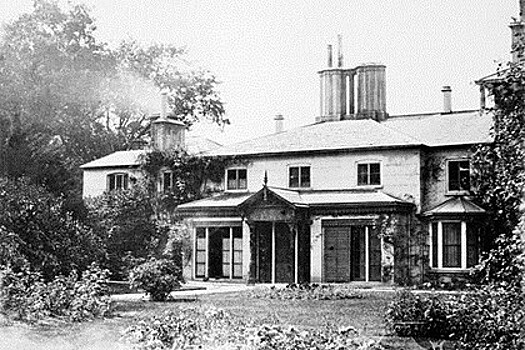 Королева оставила принца Гарри и Меган Маркл без поваров, горничных и лакеев