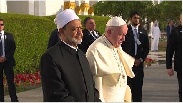 Папа Римский впервые посетил свою паству в Объединенных Арабских Эмиратах