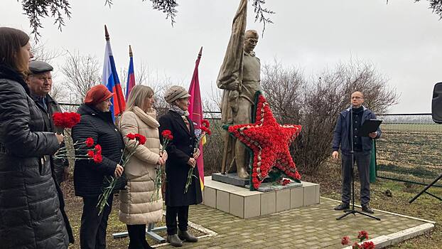 В Выселковском поселении отдали дань уважения освободителям района