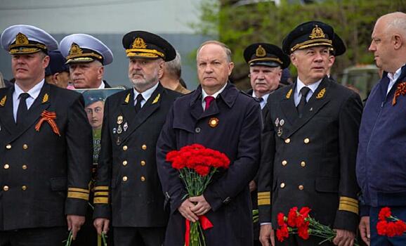 Глава Владивостока почтил память погибших моряков