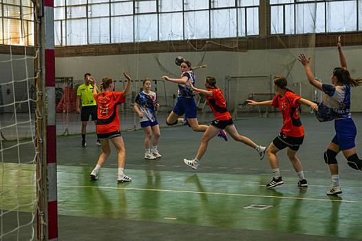 Не помогли родные стены: гандболистки Самарской области заняли четвертое место на всероссийских соревнованиях