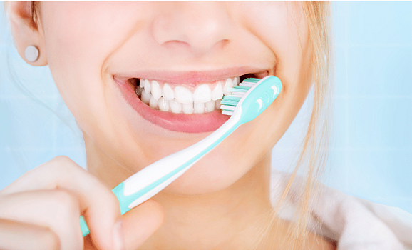 Пять признаков, что вы чистите зубы неправильно