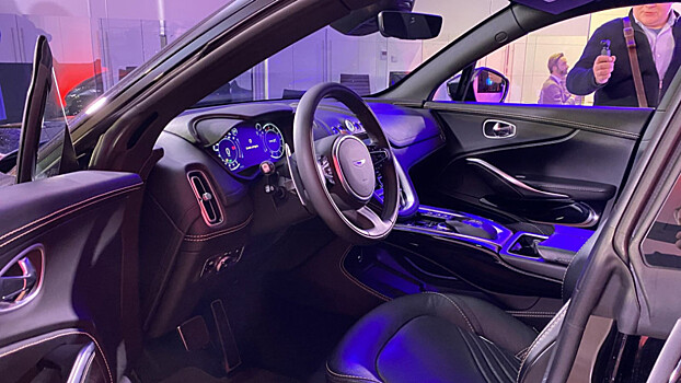 Aston Martin представил 697-сильную версию внедорожника DBX707