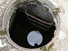 В парке калужского Малоярославца двое детей провалились в люк фонтана