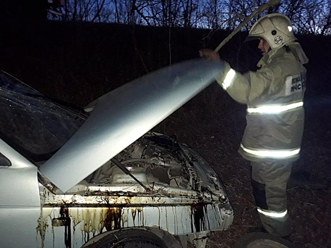 Спасатели успели обезвредить "двенадцатую" на газе, которая вылетела с трассы и перевернулась