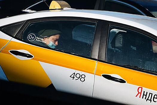 Назван срок появления беспилотных такси в Москве