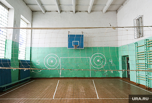 В курганской школе несколько лет не открывают спортзал из-за трещин в стенах