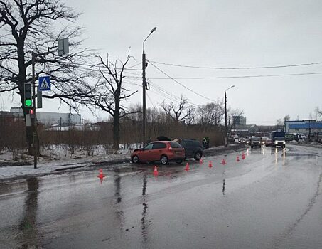 Трое пострадали в ДТП на Зерновой