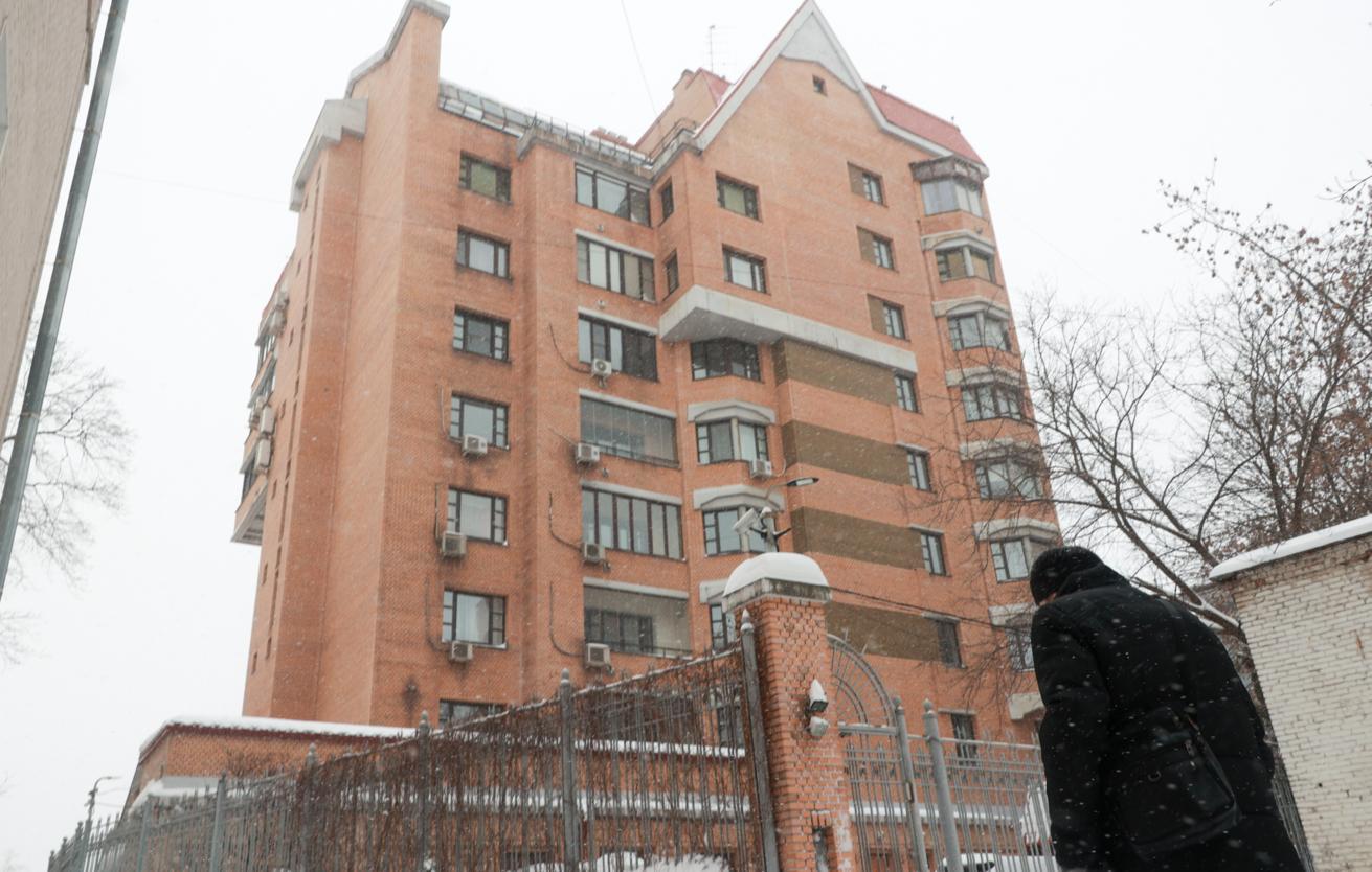 Адвокат Долиной объяснила, зачем приставы приехали в квартиру певицы