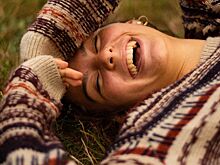 Психиатр рассказал, сколько калорий сжигается от смеха