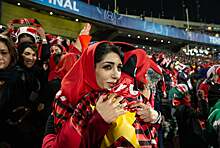 Футбольный «харам». Иранские болельщицы побеждают власти