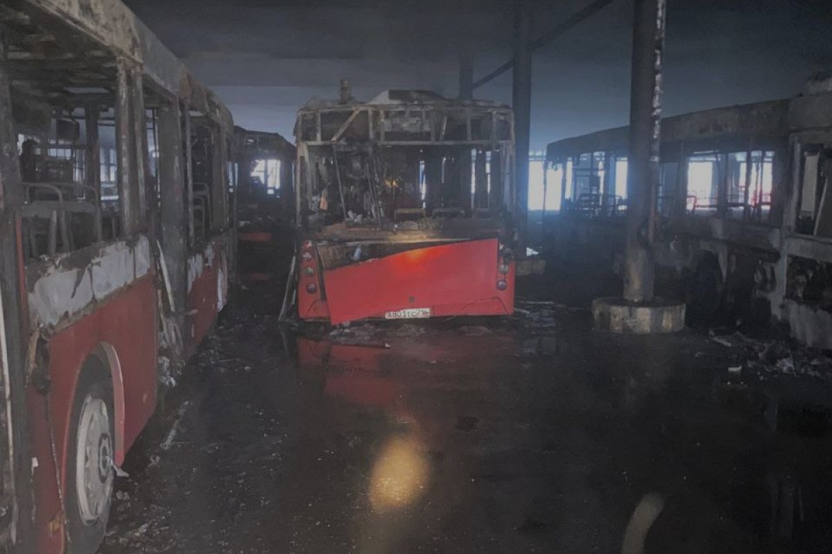 В казанском автопарке во время пожара сгорели пять автобусов