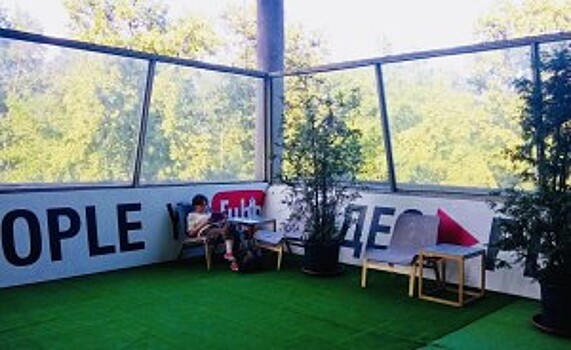 В Культурном центре ЗИЛ запускают работу летнего читального зала