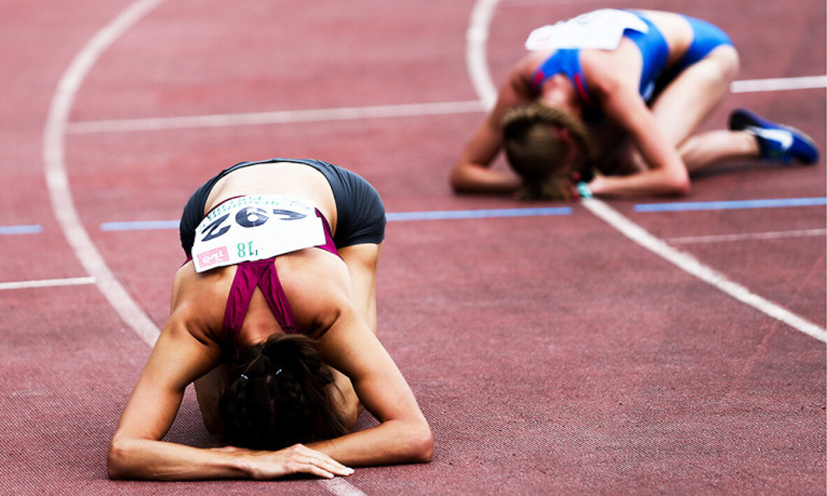 Рамблер спорт. Реабилитация в легкой атлетике. Картинки спортивной дисквалификации.