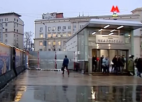Москвичей озадачил ремонт у станции метро