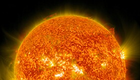 СМИ: Земля спаслась от «монструозной» вспышки на Солнце