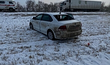 За сутки на трассах Волгоградской области две машины улетели в кювет