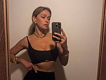 Вера Брежнева запечатлела себя в откровенном платье