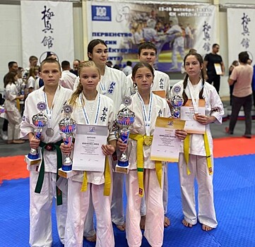 Краевая сборная по киокусинкай с выселковскими спортсменами стала чемпионом Первенства Росиии