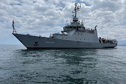 Учебный вертолетный корабль "Николай Камов" вышел на заводские ходовые испытания