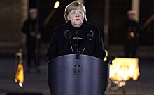 Видео недели: проводы Меркель с оркестром, поход в магазин на коне, "загадочная" вспышка в Альметьевске