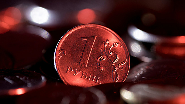 Рублю прикажут стать вровень с долларом и евро